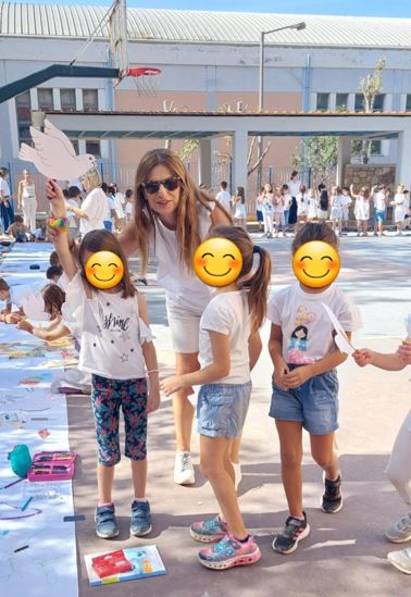 ΑΓΚΑΛΙΑΣΕ ΤΗΝ ΕΙΡΗΝΗ!