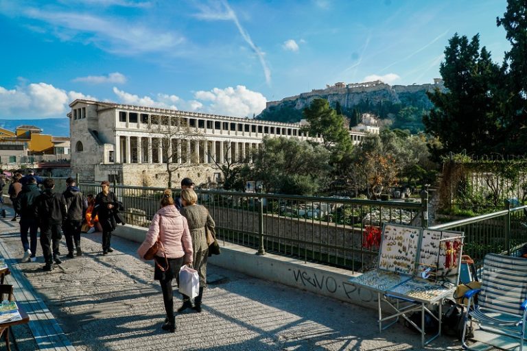 Ζέστη και μελτέμια στο μεγαλύτερο τμήμα της χώρας και σήμερα Πέμπτη