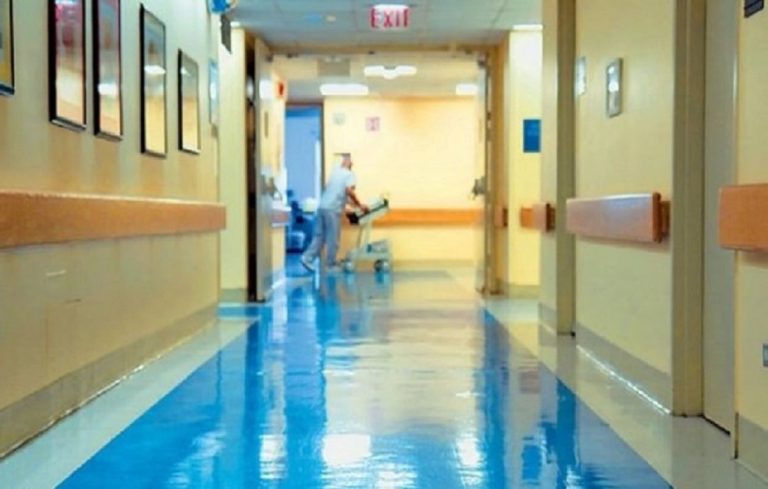 Σεισμός στα Χανιά: Σοβαρός τραυματισμός τουρίστα από πτώση βράχου στο φαράγγι της Σαμαριάς