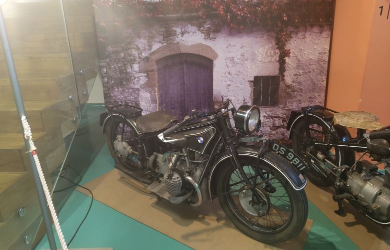 Δίκυκλες «καλλονές» στο παλιό λιμάνι των Χανίων