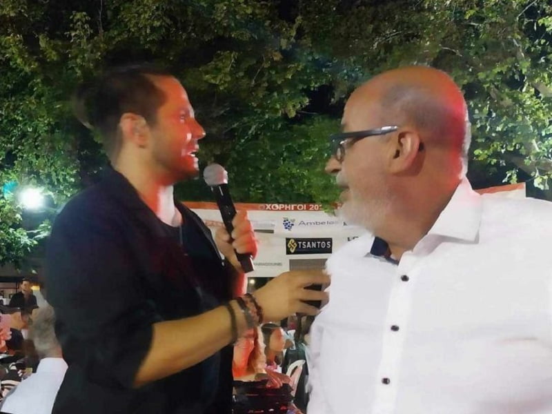 Μπέρδεψε τους… δημάρχους και προκάλεσε χαμό ο Τσαλίκης σε πανηγύρι στα Τρίκαλα 