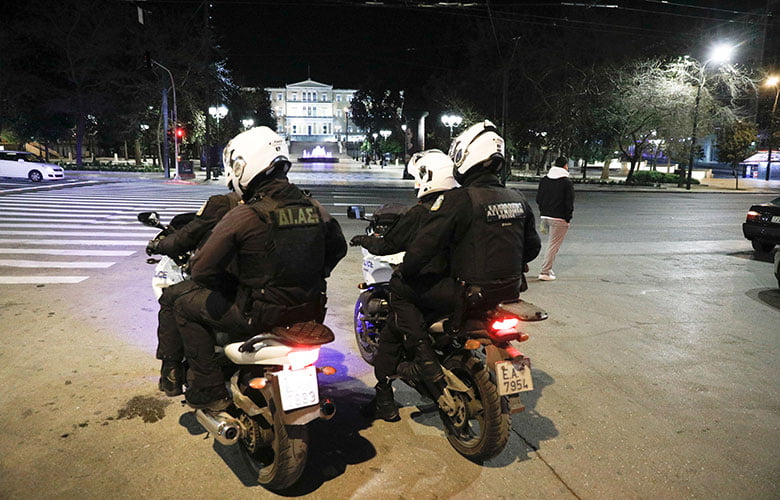 Συνελήφθησαν τρεις ανήλικες για τον ξυλοδαρμό συμμαθήτριάς τους στο Περιστέρι