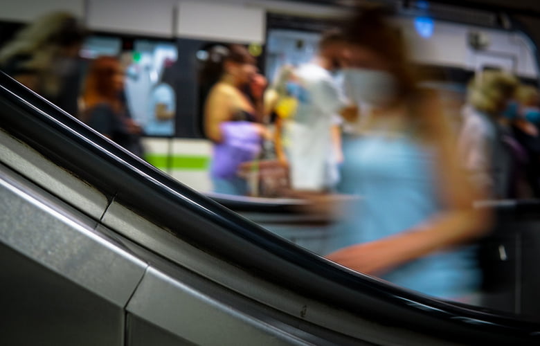 Συναγερμός μετά από πτώση ατόμου στον σταθμό του Αγίου Αντωνίου