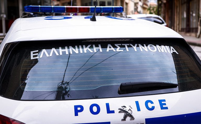 Αιματηρό επεισόδιο στον Πειραιά: Τον μαχαίρωσε για μια θέση πάρκινγκ
