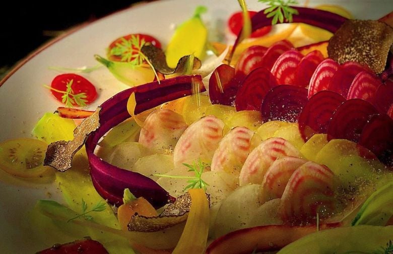 Ποιος είναι ο μαθηματικός που δημιουργεί εξατομικευμένα λαχανικά για εστιατόρια δημιουργικής κουζίνας σε όλη την Ελλάδα