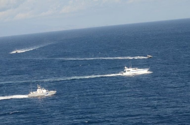 Διακινητές αποβίβασαν 41 μετανάστες στην παραλία Χαμολιά στη Βραυρώνα
