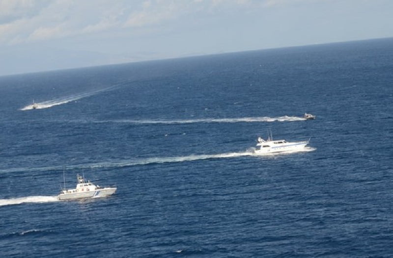 Διακινητές αποβίβασαν 41 μετανάστες στην παραλία Χαμολιά στη Βραυρώνα