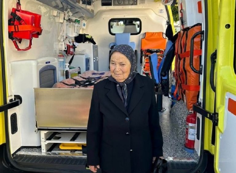 Συνταξιούχος αγρότισσα δώρισε ασθενοφόρο στο ΕΚΑΒ Μεσολογγίου
