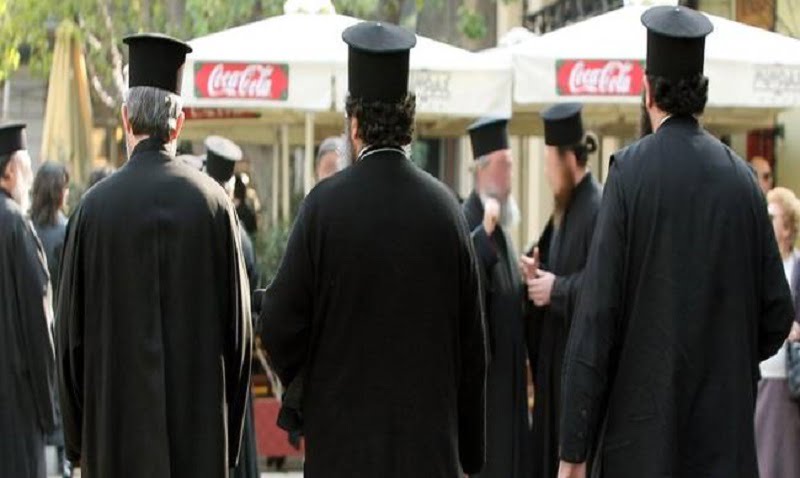 Στα χέρια πιάστηκαν δύο παπάδες σε χωριό της Αιτωλοακαρνανίας