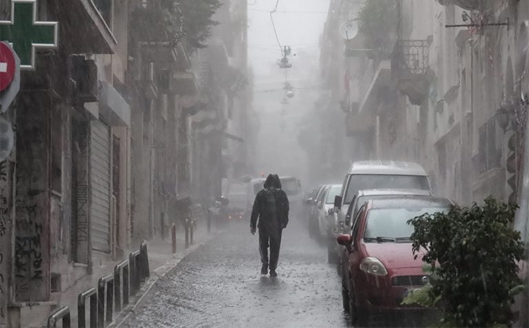 Τι λένε οι μετεωρολόγοι για το έκτακτο δελτίο επιδείνωσης καιρού που εξέδωσε η ΕΜΥ – Τα τέσσερα πιο σημαντικά χαρακτηριστικά της νέας κακοκαιρίας