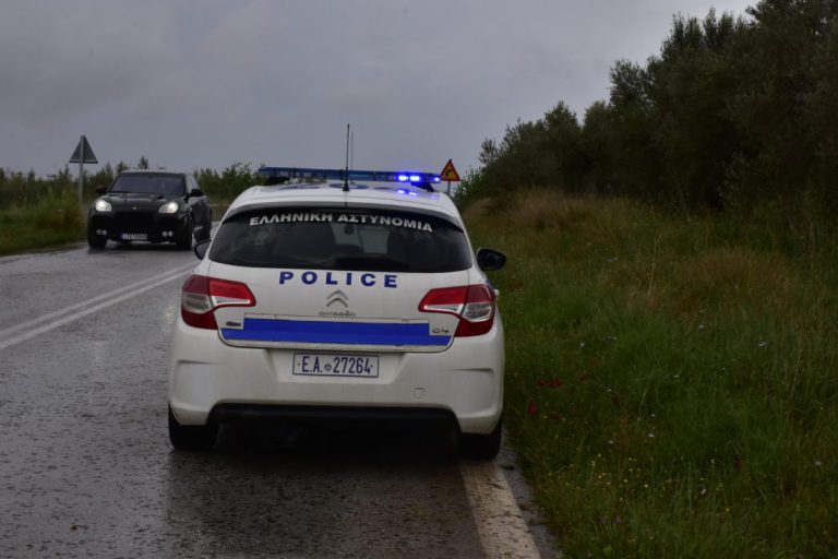 Συνελήφθησαν τέσσερις διακινητές που προωθούσαν 69 παράτυπους μετανάστες