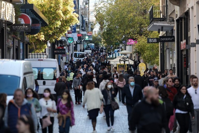 Κορονοϊός: Αύξηση κρουσμάτων και εισαγωγών στα νοσοκομεία την τελευταία εβδομάδα – 44 νέοι θάνατοι