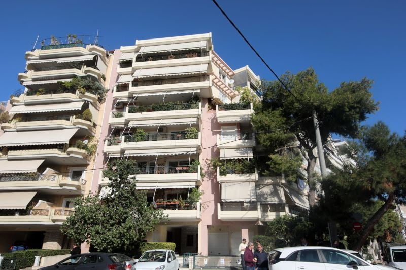 Ποινική δίωξη για ανθρωποκτονία από πρόθεση στον 18χρονο αδελφοκτόνο στη Νέα Σμύρνη