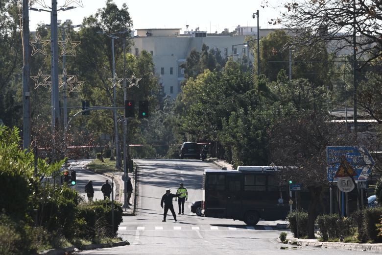 Ανάληψη ευθύνης για τη βόμβα στα ΜΑΤ: «Αυτή τη φορά ήσασταν τυχεροί», απειλούν οι τρομοκράτες