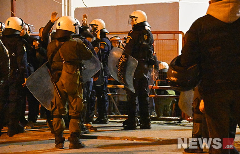 Ξανά στο χειρουργείο ο 31χρονος αστυνομικός που δίνει μάχη για τη ζωή του μετά τα επεισόδια στου Ρέντη