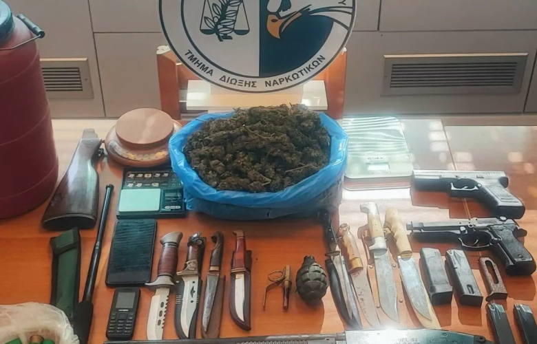 Σύλληψη πολύτεκνου στο Ηράκλειο για μισό κιλό κάνναβης, όπλα και χειροβομβίδα