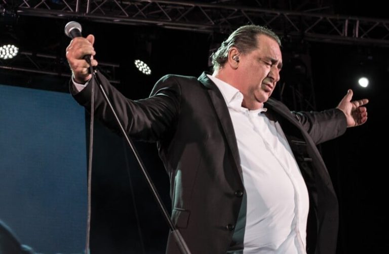 Η Ελλάδα πενθεί για τον Βασίλη Καρρά – Τριήμερο με τραγούδια του στη Θεσσαλονίκη για να τον τιμήσουν