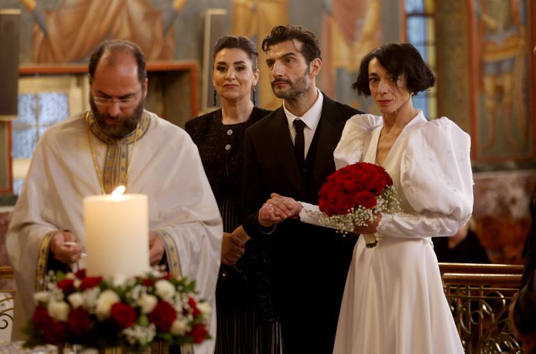 Παντρεύτηκαν Νίκος Κουρής και Έλενα Τοπαλίδου – Δείτε εικόνες από το γάμο και τους διάσημους καλεσμένους