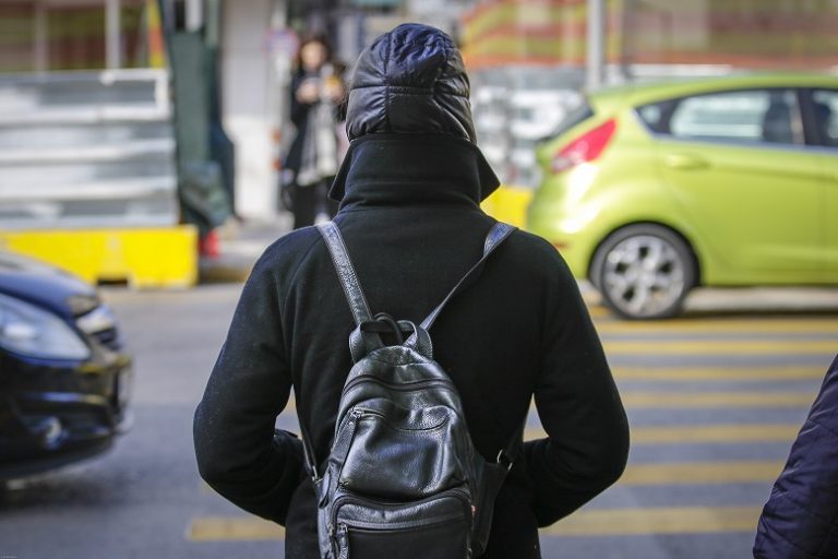 Τσουχτερό κρύο και βροχές σήμερα Κυριακή – Πού και πότε θα ενταθούν τα φαινόμενα