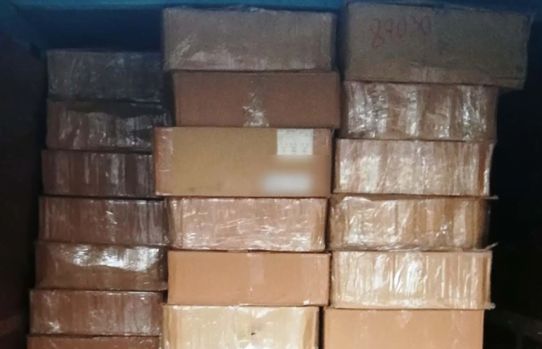 Κατασχέθηκαν στην Θεσσαλονίκη πάνω από τρεις τόνοι λαθραίων καπνικών προϊόντων για ναργιλέδες