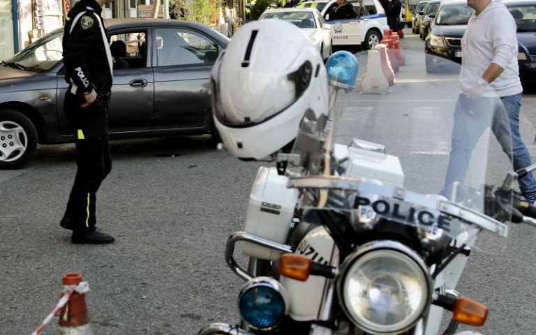 Άγριος ξυλοδαρμός αστυνομικού της Τροχαίας στα Πατήσια για μία κλήση