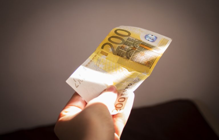 Πώς δύο απατεώνες απέσπασαν 530.000 ευρώ από δύο επιχειρηματίες στην Κοζάνη