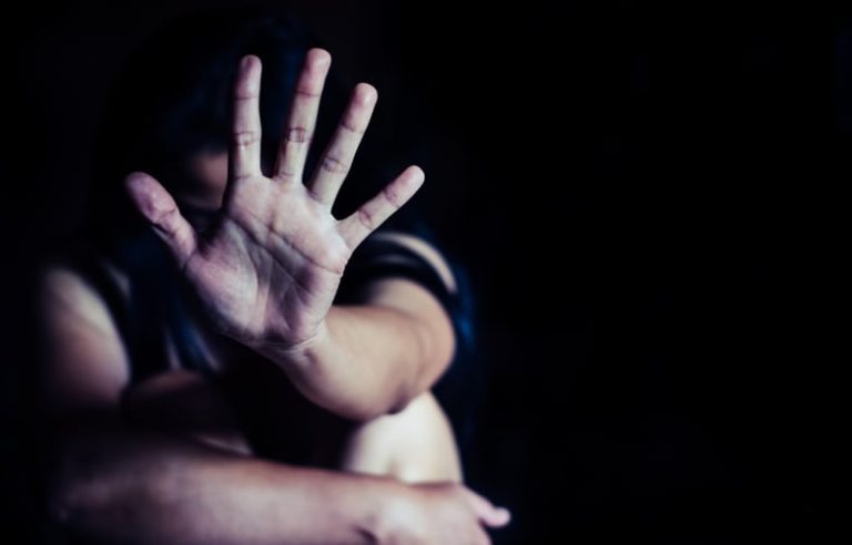Άγριος ξυλοδαρμός 13χρονου στην Αγία Παρασκευή: «Είπαν ότι εάν ανοίξει το στόμα του θα τον σκοτώσουν»