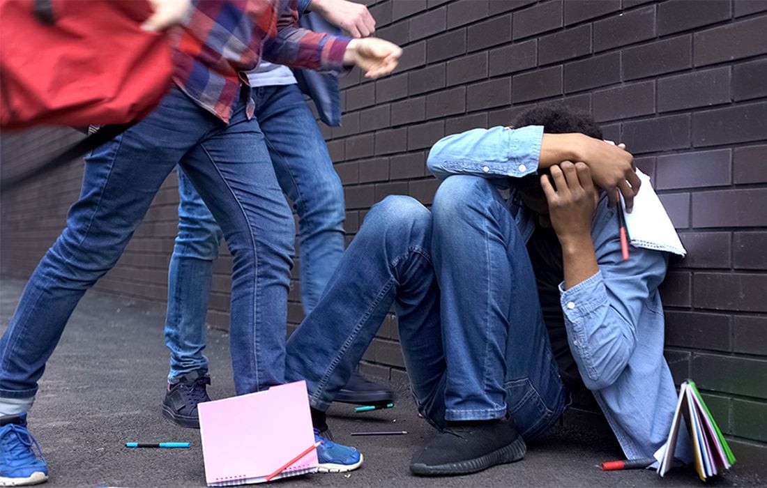 Απειλούν ξανά τον 13χρονο στην Αγία Παρασκευή – Άφαντοι οι ανήλικοι δράστες της επίθεσης