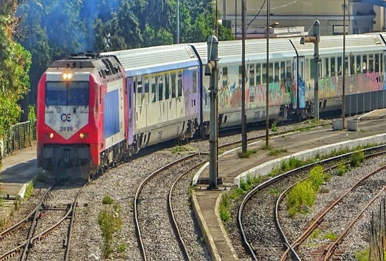 Αμαξοστοιχία Intercity παρέσυρε γυναίκα στο ύψος των Σεπολίων