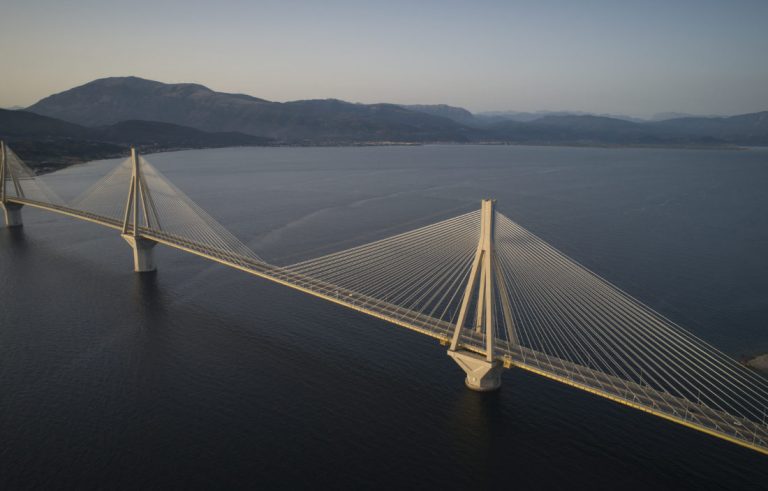 Κανονικά διεξάγεται η κυκλοφορία όλων των οχημάτων την γέφυρα Ρίου – Αντιρρίου