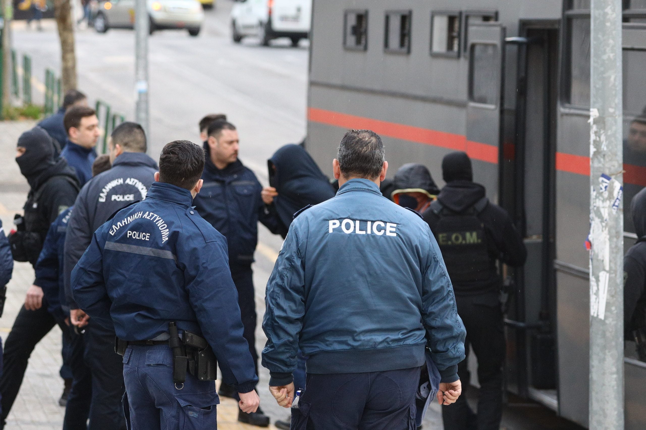 Δίκη για την υπόθεση της 12χρονης στον Κολωνό: «Συνεύρεση» βάφτισε στο δικαστήριο τους βιασμούς της ανήλικης ο Ηλίας Μίχος