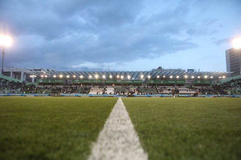 Τη Δευτέρα οι ανακοινώσεις για το άνοιγμα των γηπέδων – Για την επιβολή υπέρογκων προστίμων προειδοποιεί ο Βρούτσης