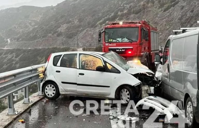 Σφοδρό τροχαίο στην Κρήτη: Σε κρίσιμη κατάσταση αγοράκι 2 ετών – Συγκρούστηκε ένα μίνι βαν με ΙΧ αυτοκίνητο