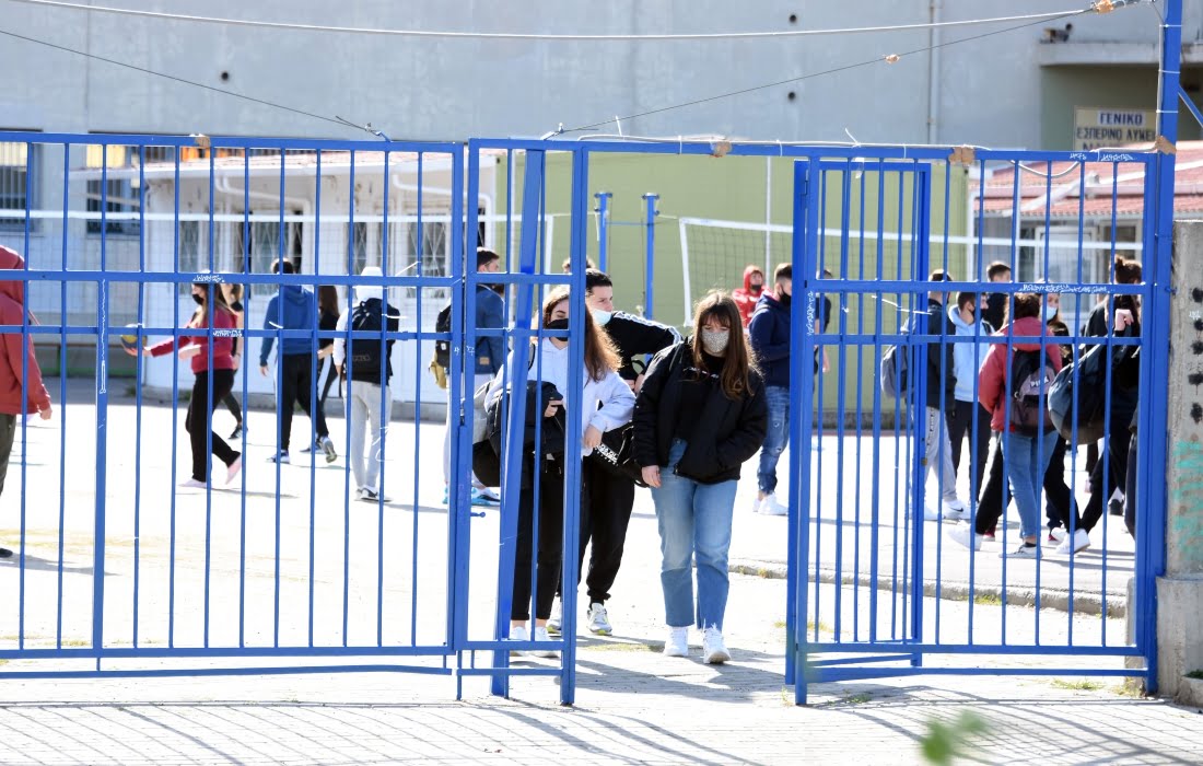 Τα μέτρα προστασίας στα σχολεία για τη μείωση μετάδοσης λοιμώξεων του αναπνευστικού