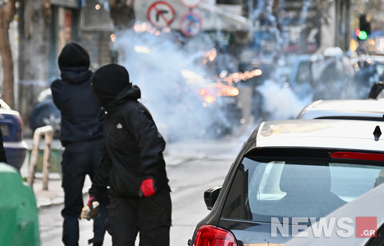 Επεισόδια στα Εξάρχεια και πέριξ του Πολυτεχνείου μετά το πανεκπαιδευτικό συλαλλητήριο