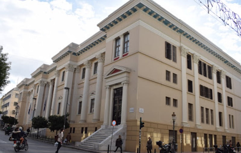 «Καμπάνα» 4 μηνών σε θείους για συστηματική εξύβριση του ομοφυλόφιλου ανιψιού τους στην Πάτρα