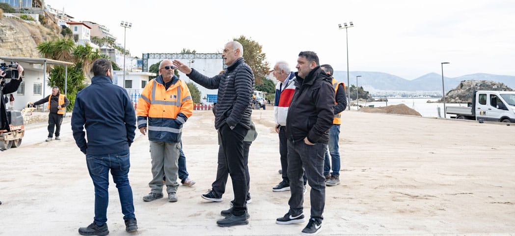 Αυτοψία Δημάρχου Πειραιά Γιάννη Μώραλη στις εργασίες ανάπλασης της παραλίας Βοτσαλάκια