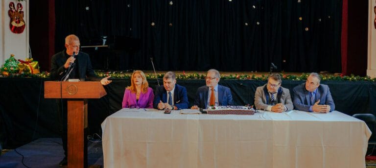 Ο Δήμαρχος Πειραιά Γιάννης Μώραλης στην ετήσια εκδήλωση του Δικηγορικού Συλλόγου της πόλης για την κοπή της Πρωτοχρονιάτικης πίτας