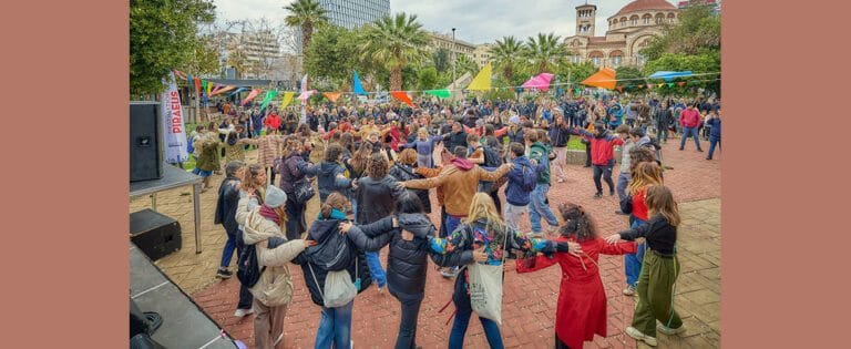 Ο Δήμος Πειραιά γιόρτασε παραδοσιακά την Τσικνοπέμπτη Πλήθος κόσμου στον Τινάνειο Κήπο