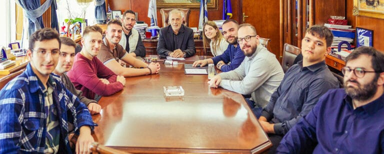 Συνάντηση Δημάρχου Πειραιά Γιάννη Μώραλη με τον νέο Πρόεδρο και τα μέλη του Δημοτικού Συμβουλίου Νέων