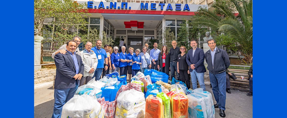 Παράδοση ειδών πρώτης ανάγκης σε άπορους νοσηλευόμενους του Αντικαρκινικού νοσοκομείου Πειραιά «Μεταξά»