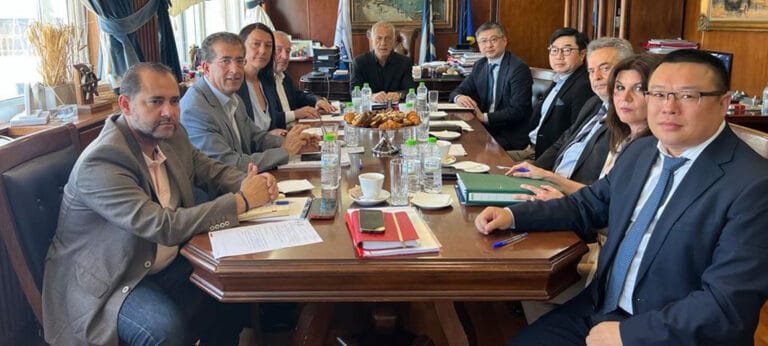 Συνάντηση Δημάρχου Πειραιά Γιάννη Μώραλη με τον Διευθύνοντα Σύμβουλο της ΟΛΠ Α.Ε. Su Xudong