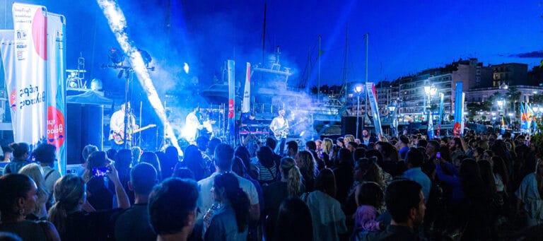 Με ένα ξέφρενο sea party, γεμάτο μουσική, χορό και ενέργεια ξεκίνησαν οι «Ημέρες Θάλασσας 2025»