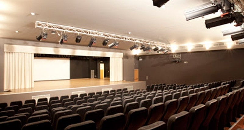 Η θεατρική παράσταση «Ένα παιδί μετράει τ΄ άστρα» στο Δημοτικό Θέατρο Καλλιθέας – Σάββατο 31 Ιανουαρίου 2026 ώρα 11:00