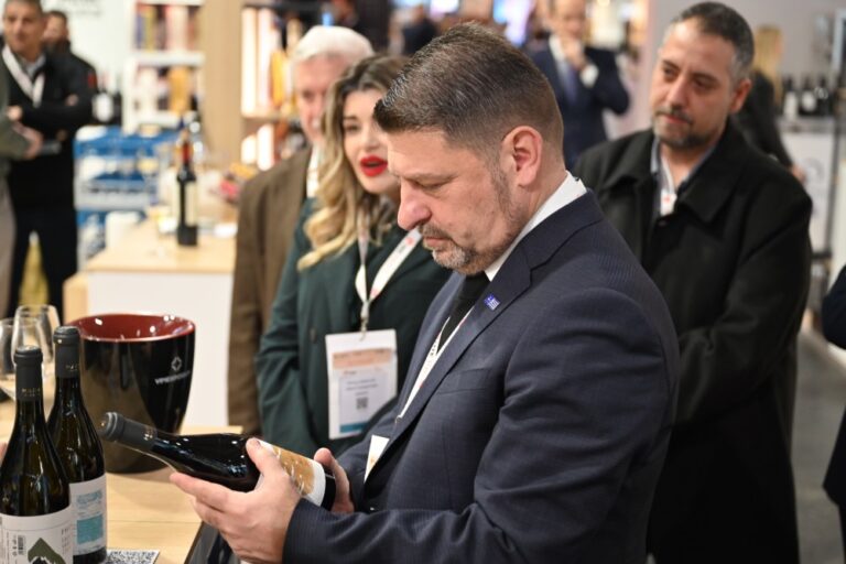 Νίκος Χαρδαλιάς: «Ο Αττικός αμπελώνας αποτελεί στρατηγικό πυλώνα εξωστρέφειας, πολιτισμού και βιώσιμης ανάπτυξης για τη χώρα μας»