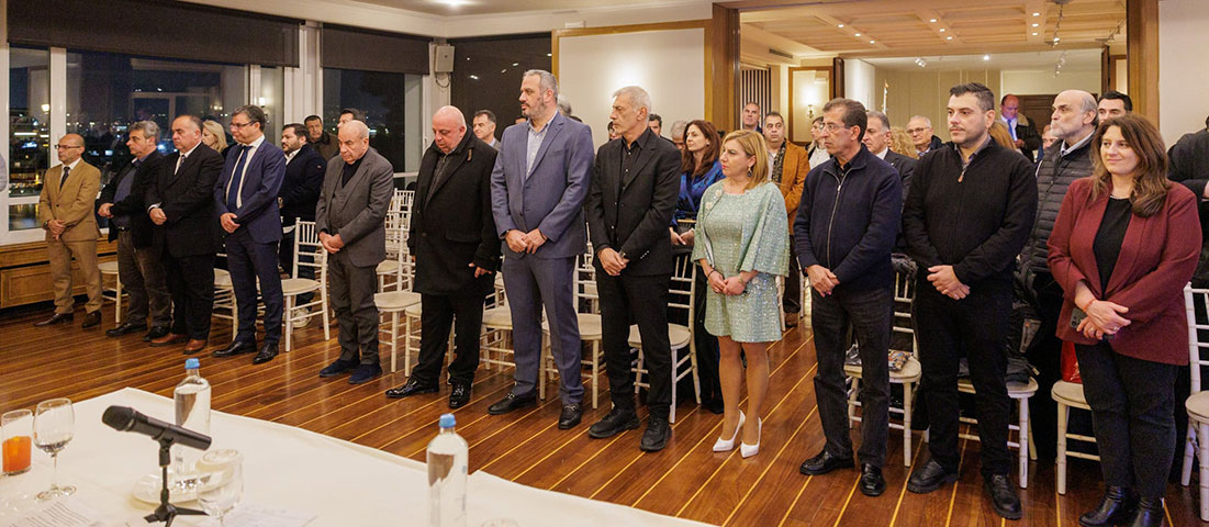 Ο Δήμαρχος Πειραιά Γιάννης Μώραλης στην κοπή πίτας της Επιτροπής Ναυτιλίας του Δήμου Πειραιά