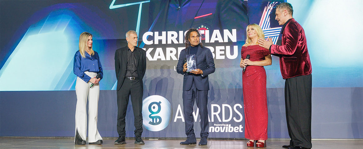 Ο Δήμαρχος Πειραιά Γιάννης Μώραλης απένειμε ειδική τιμητική διάκριση στον Κριστιάν Καρεμπέ στα Gazzetta Awards 2025