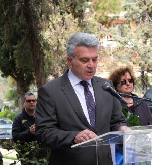 Επιστολές του Δημάρχου Ν. Ιωνίας Π. Μανούρη σε Υπουργό Πολιτισμού και Πρόεδρο της Βουλής σε αναζήτηση αρχειακού υλικού για το Μπλόκο της Καλογρέζας