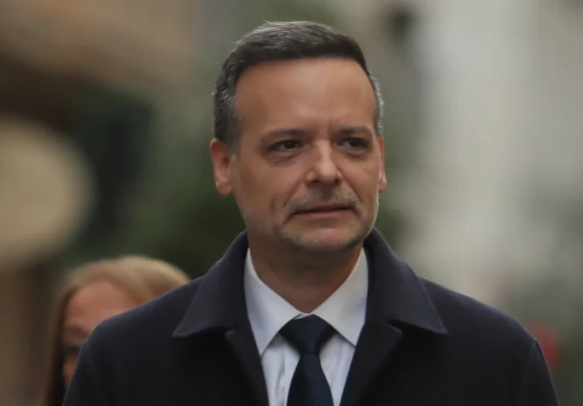 ΠΑΣΟΚ- Κάλπες με μαζική συμμετοχή και έκπληξη υπέρ Χάρη Δούκα