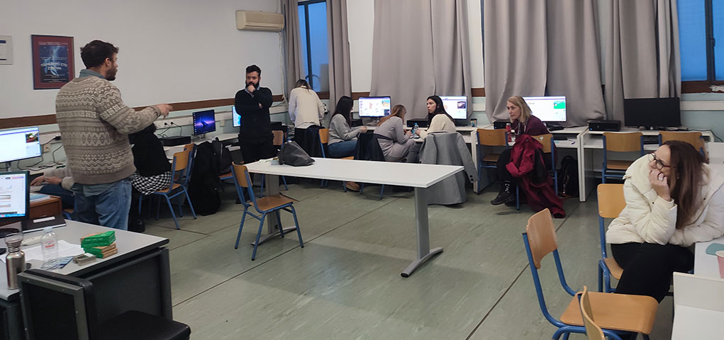 Εργαστήρια STEM σε εκπαιδευτικούς δημοτικών σχολείων στον Δήμο Πειραιά